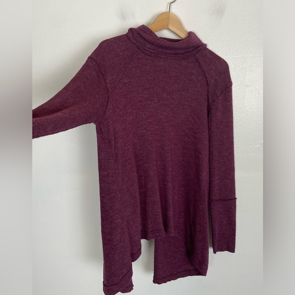 Free People We The Free Split Back Tunic Sweater Size M Color Purple Turtleneck - Picture 4 of 10